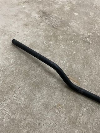 Manillar moto negro 22mm