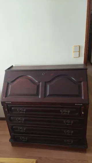 Escrivaninha antiga em madeira