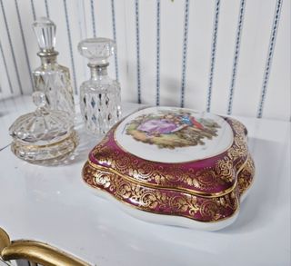 Caja porcelana Limoges Francia escena romántica
