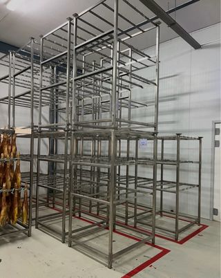 Estanterías para Jamones o paletas en acero inox.