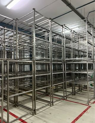 Estanterías para Jamones o paletas en acero inox.