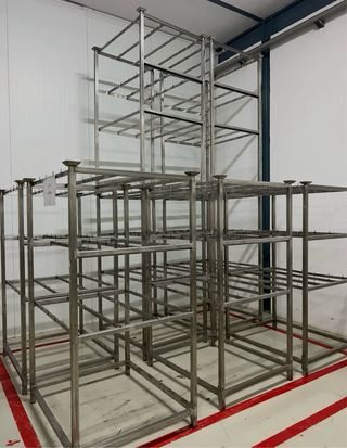 Estanterías para Jamones o paletas en acero inox.