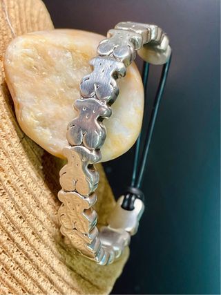 Pulsera de plata TOUS con ositos.
