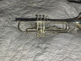 Trompeta Bernard Plateada con Estuche