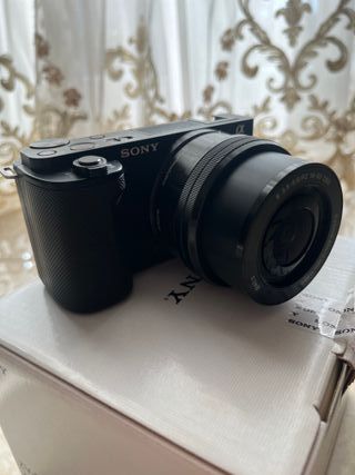 Sony ZV-E10 Mirrorless + Accessori