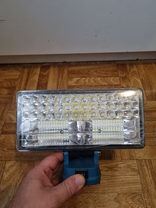 Luz LED potente a batería
