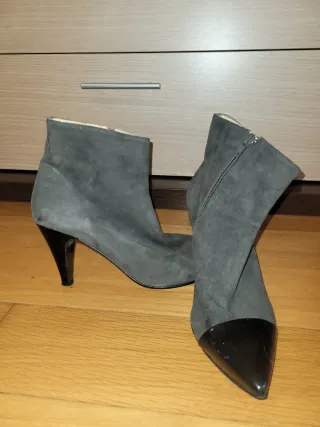 Botines de ante con punta