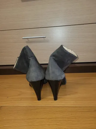 Botines de ante con punta