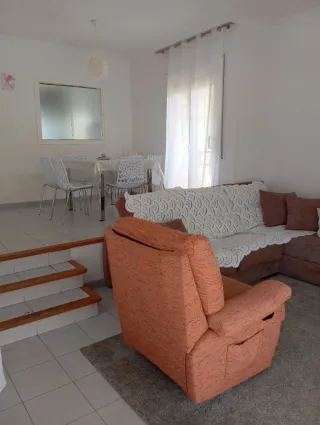 VENTA DE CASA CANTONERA BESALÚ