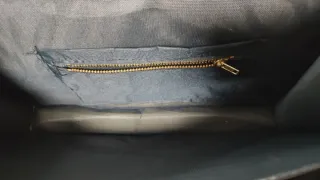 Bolso vintage negro cadena dorada