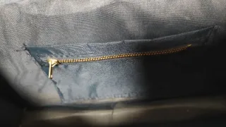 Bolso vintage negro cadena dorada