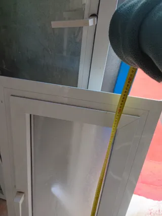 2 Ventanas y 1 Puerta Aluminio Cristal