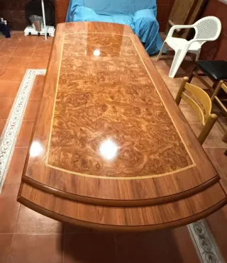 Mesa de comedor extensible de madera