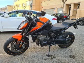 Moto Ktm duke 890