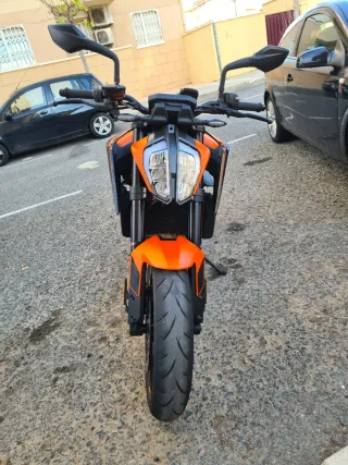 Moto Ktm duke 890