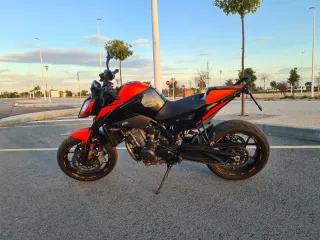 Moto Ktm duke 890
