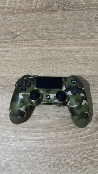 PS4 Pro 1TB Negra + Mando Camuflaje
