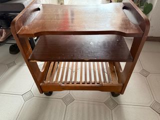 Mesita auxiliar de madera