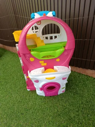 Pinypon. Casa más ambulancia y muchos muñecos