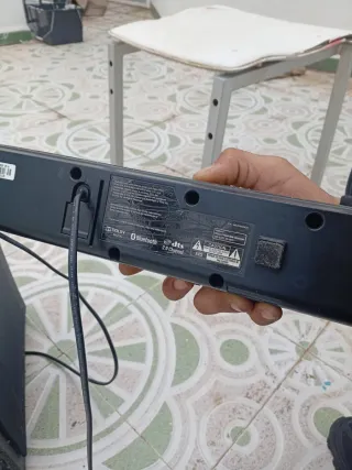 Barra de sonido TV negra