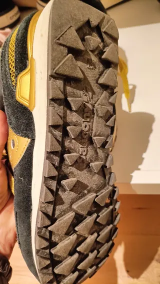 Saucony nere oro taglia 40.5