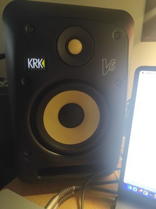 COPPIA KRK V6S4 Monitor-Aperte e provate - NUOVE!