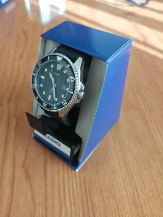 Reloj Casio Marlin Negro y Plateado