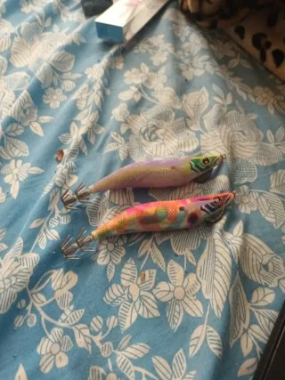 2 señuelos de pesca nuevos