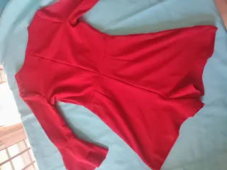 Mono Bershka rojo