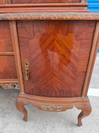 Vitrina en perfecto estado llave original