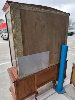 Vitrina en perfecto estado llave original