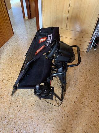 Volante Logitech Simracing + Silla + Pedales