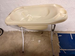 Bañera para bebé con patas