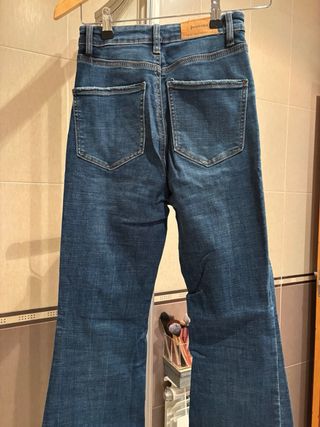Pantalón vaquero flare azul Talla 34