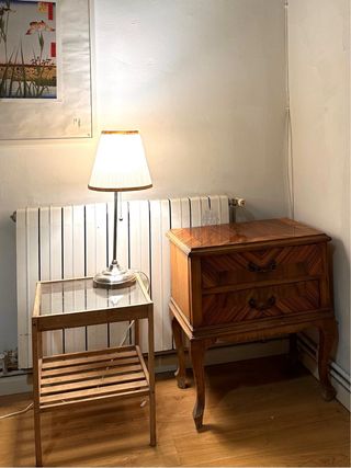 Mesita de noche de madera de Ikea (x2 disponibles)