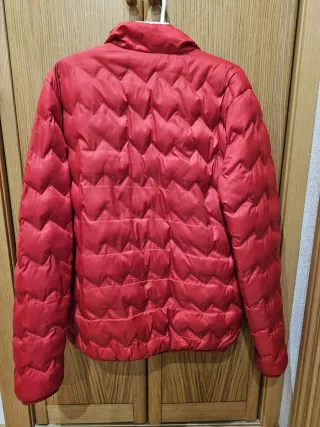 Chaqueta Adidas Roja. Talla s. Buen estado.