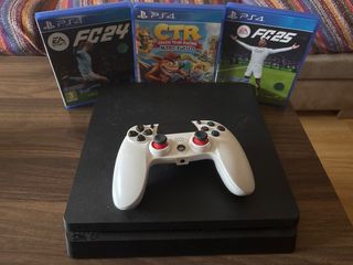 PS4 (PlayStation 4) + Mando + 3 Juegos