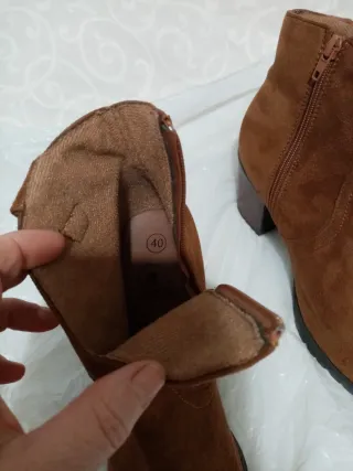 Botas de tacón marrón