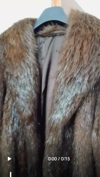 Abrigo de pelo marrón