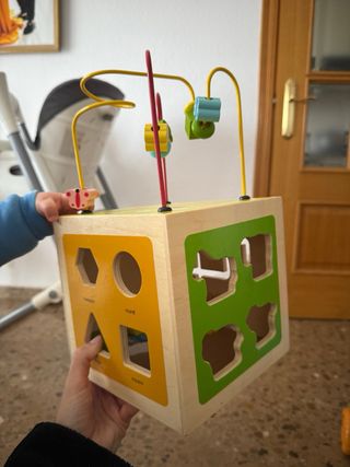 Cubo de actividades de madera para bebé