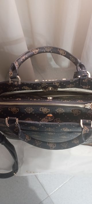 Bolso Guess Marrón y Dorado