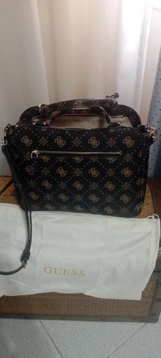 Bolso Guess Marrón y Dorado