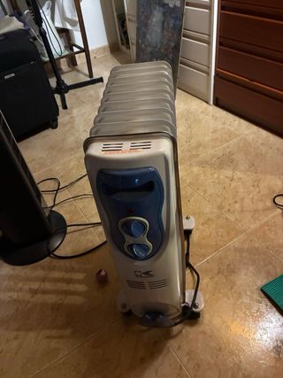 Radiador de aceite blanco y azul