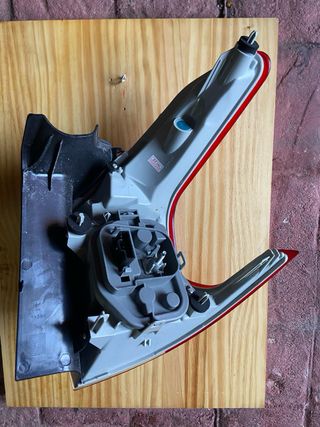 Piloto trasero izquierdo Peugeot 2008