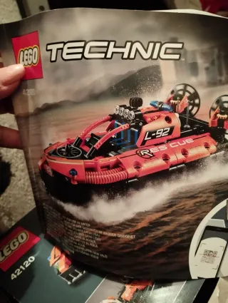 LEGO Technic Hovercraft di salvataggio