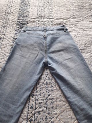 Pantalón vaquero claro recto