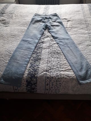 Pantalón vaquero claro recto