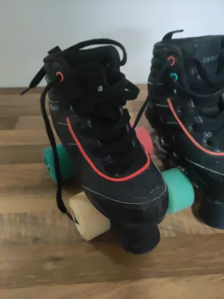 Patines negros con detalles