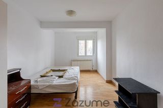 Piso en alquiler en Moscardó en Madrid