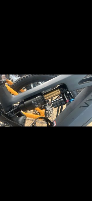 Cube Stereo Hybrid AT Eléctrica